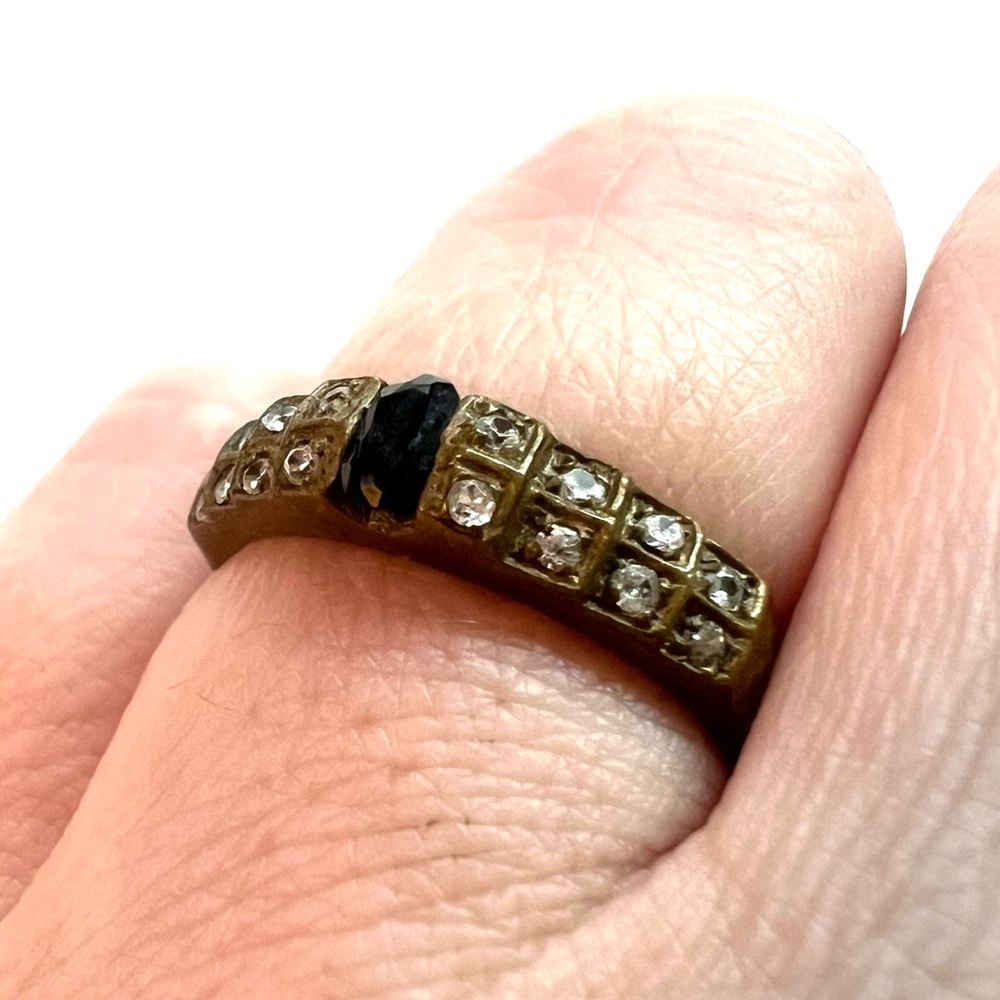 Vintage America Gold and Black Women's Ring